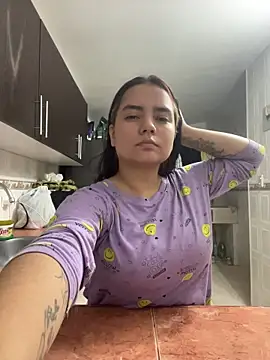 Snapshot of Ema_kraus chatting on February 28, 2026, 1:27 am Ema kraus online show from February 28, 2026, 1:27 am