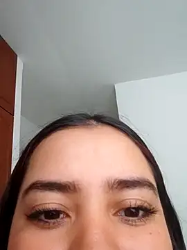 Snapshot of Ema_kraus chatting on February 14, 2025, 10:14 pm Ema kraus online show from February 14, 2025, 10:14 pm