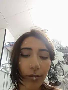 Camilaa1   online show from December 24, 2024, 3:37 pm