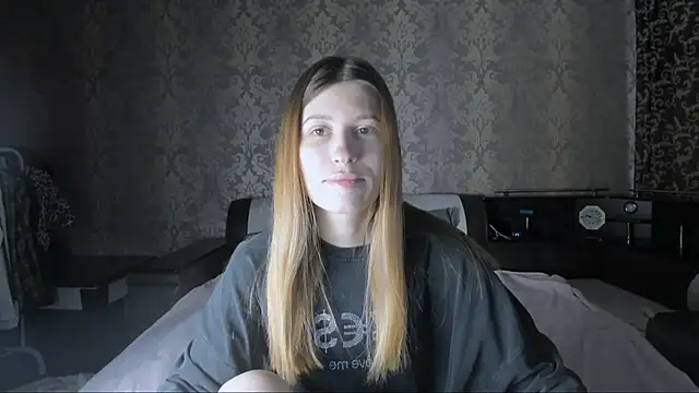 Snapshot of Agnes_Allenn chatting on October 18, 2025, 11:12 am Agnes Allenn online show from October 18, 2025, 11:12 am