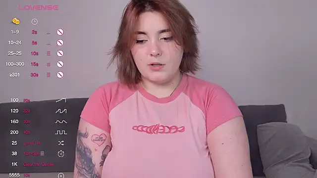 YumiYammy online show from November 3, 2025, 8:23 pm