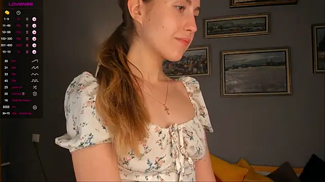 Snapshot of TinaByrd chatting on December 20, 2024, 7:28 pm TinaByrd online show from December 20, 2024, 7:28 pm