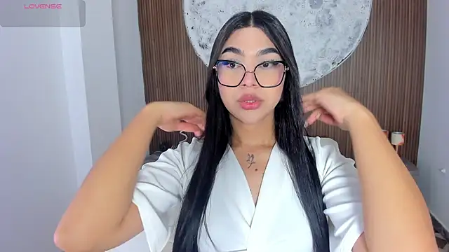 RoseCassie online show from April 18, 2026, 1:57 pm