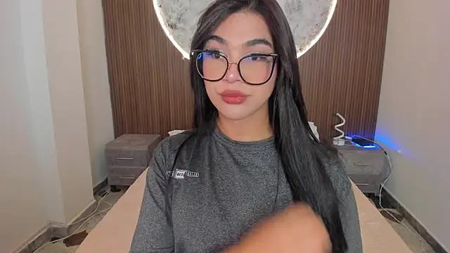 Snapshot of RoseCassie chatting on March 3, 2026, 1:40 pm RoseCassie online show from March 3, 2026, 1:40 pm