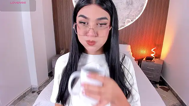 Snapshot of RoseCassie chatting on February 2, 2026, 1:54 pm RoseCassie online show from February 2, 2026, 1:54 pm