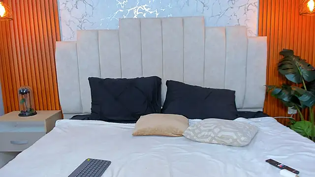 Snapshot of AinaraJimenez chatting on March 18, 2025, 10:39 am AinaraJimenez online show from March 18, 2025, 10:39 am