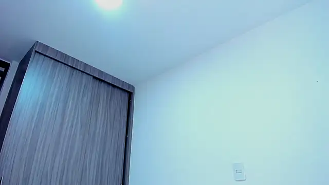 Sara Leblanc online show from November 11, 2025, 4:02 pm