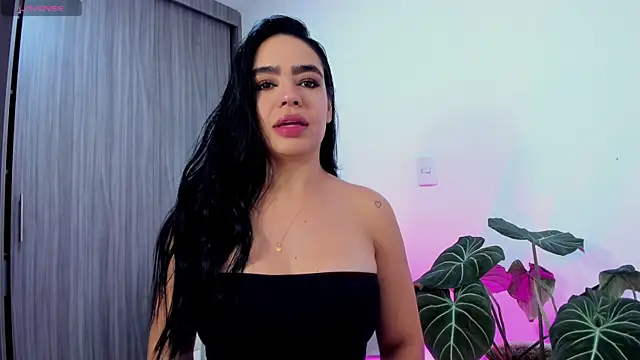 Snapshot of Sara_Leblanc chatting on February 27, 2026, 2:06 pm Sara Leblanc online show from February 27, 2026, 2:06 pm