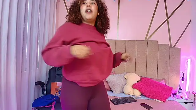 lauraltt online show from November 14, 2025, 2:10 pm