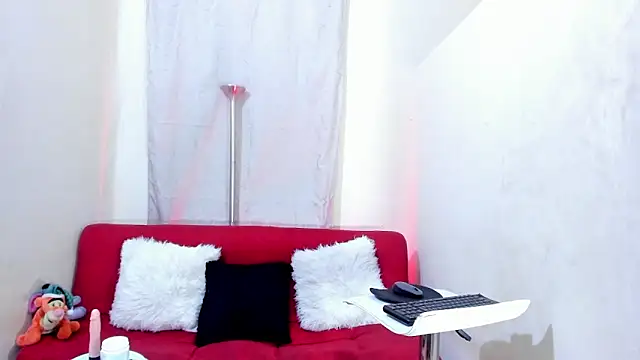 Snapshot of Mariana_16_ chatting on March 12, 2025, 8:52 pm Mariana 16 online show from March 12, 2025, 8:52 pm