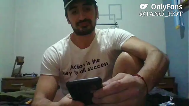 Snapshot of italianbighorse22 chatting on October 12, 2025, 1:29 am italianbighorse22 online show from October 12, 2025, 1:29 am