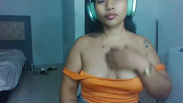 Snapshot of Amber_Bluu chatting on January 21, 2025, 10:19 am Amber Bluu online show from January 21, 2025, 10:19 am