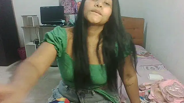 Snapshot of Amber_Bluu chatting on January 12, 2025, 12:28 am Amber Bluu online show from January 12, 2025, 12:28 am