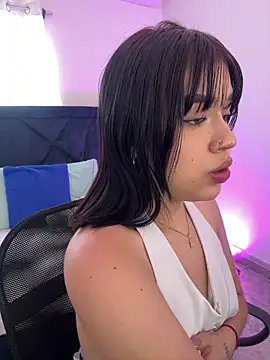 Lily Woodz online show from March 24, 2026, 7:03 pm