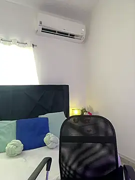 Lily Woodz online show from March 20, 2026, 7:04 pm