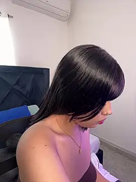 Lily Woodz online show from March 11, 2026, 7:08 pm