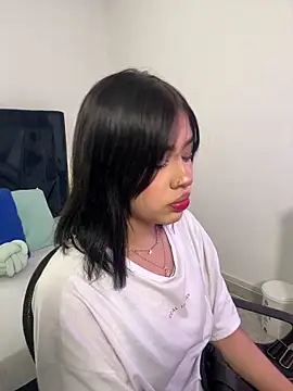 Lily Woodz online show from February 9, 2026, 7:01 pm