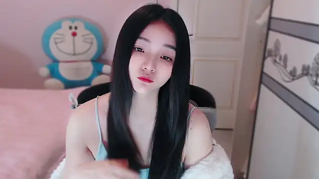 xiao-xiao-D online show from December 19, 2025, 3:21 am