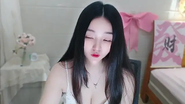 xiao-xiao-D online show from April 15, 2026, 4:40 am