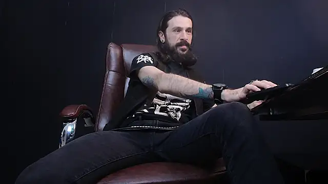AxelColton online show from February 13, 2025, 6:20 am