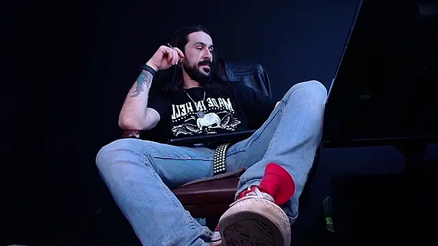 AxelColton online show from November 16, 2025, 11:04 am