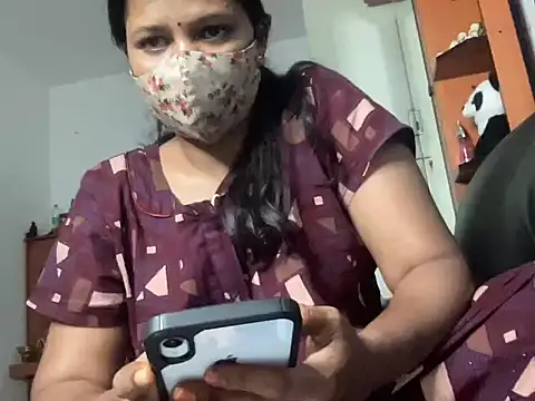 Tamil Sanjana  online show from October 9, 2025, 12:55 am