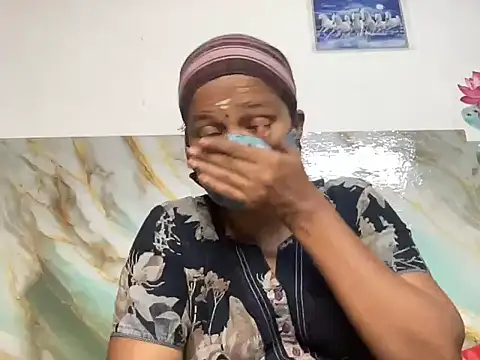 Tamil Sanjana  online show from September 13, 2025, 1:33 pm