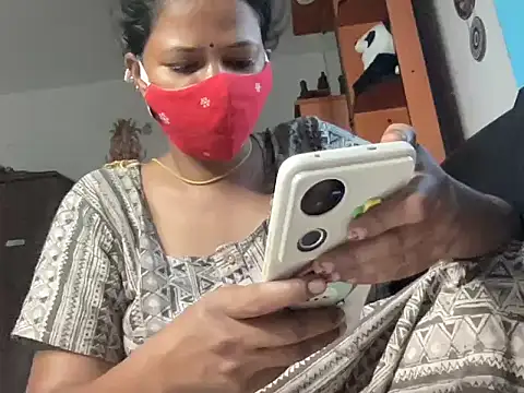 Tamil Sanjana  online show from April 12, 2026, 1:09 am