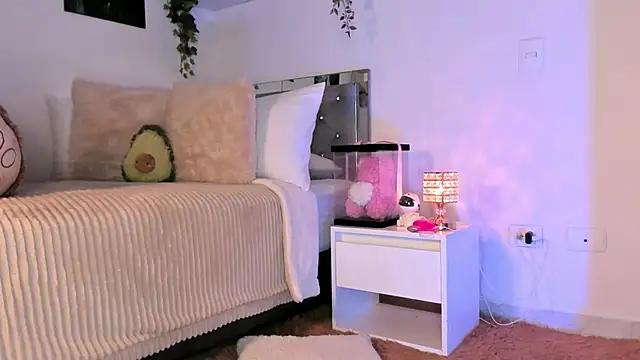 Snapshot of Alissonroses chatting on September 22, 2025, 9:54 pm Alissonroses online show from September 22, 2025, 9:54 pm