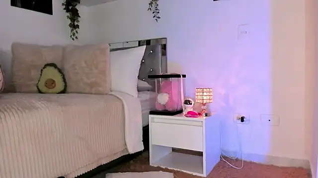 Snapshot of Alissonroses chatting on September 28, 2025, 7:54 pm Alissonroses online show from September 28, 2025, 7:54 pm