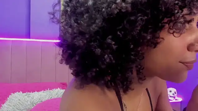 Snapshot of CintiaWalker chatting on February 4, 2026, 12:44 pm CintiaWalker online show from February 4, 2026, 12:44 pm