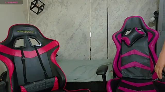 dani-lue online show from April 19, 2026, 12:17 pm