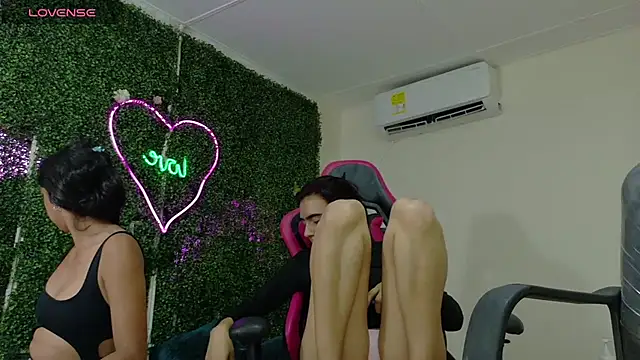 dani-lue online show from March 25, 2026, 2:38 pm