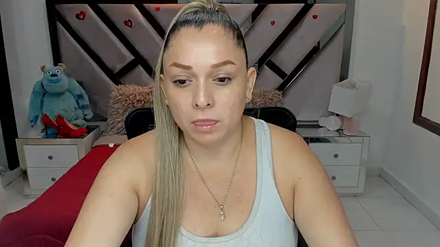 natalia5560 online show from October 30, 2025, 1:09 pm