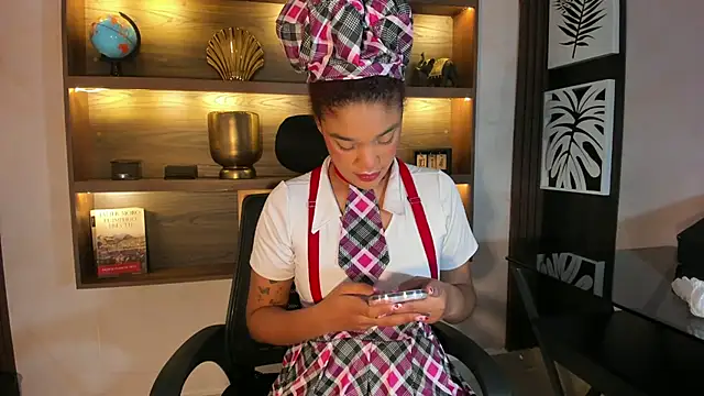 loladupont online show from October 29, 2025, 3:05 am