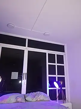 loladupont online show from April 8, 2026, 2:46 am