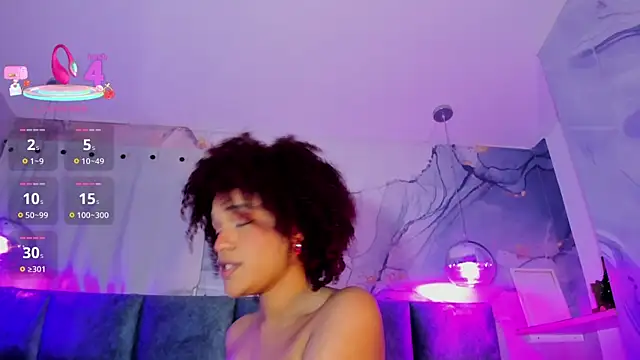 Snapshot of loladupont chatting on March 3, 2025, 3:00 pm loladupont online show from March 3, 2025, 3:00 pm
