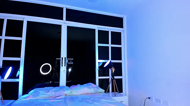 loladupont online show from March 29, 2026, 2:46 am