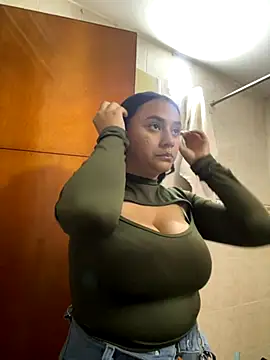 Snapshot of michell_boobs_ chatting on September 23, 2025, 1:29 pm michell boobs online show from September 23, 2025, 1:29 pm