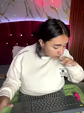 Snapshot of michell_boobs_ chatting on October 14, 2025, 1:34 pm michell boobs online show from October 14, 2025, 1:34 pm