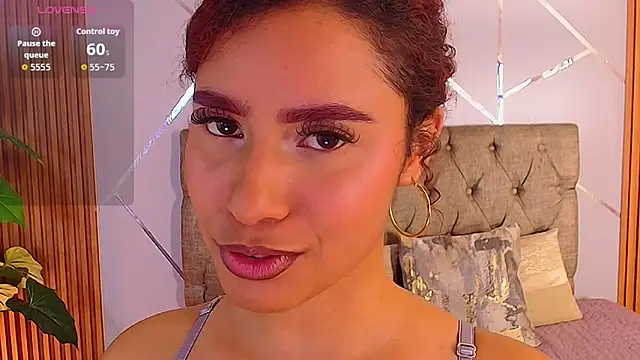 charlottee white online show from March 4, 2026, 10:06 pm