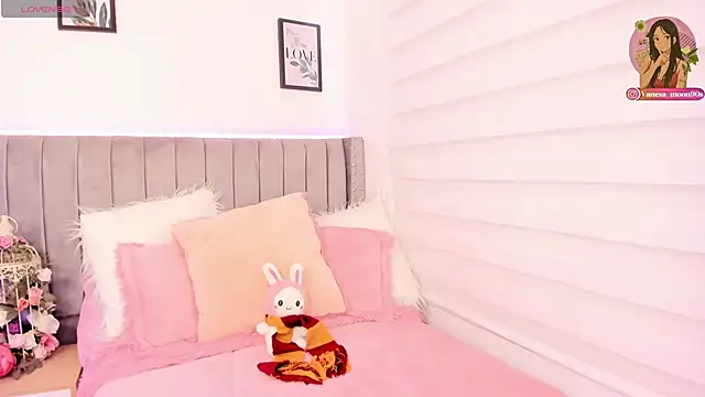 Snapshot of vanesa_moon__ chatting on September 12, 2025, 1:33 pm vanesa moon   online show from September 12, 2025, 1:33 pm