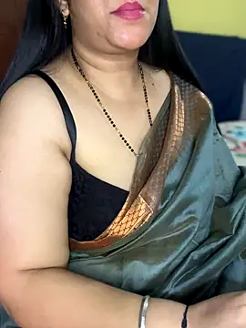 FlatVincy4 online show from December 15, 2025, 5:19 pm