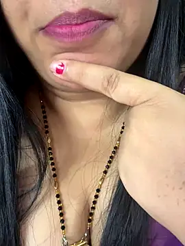 FlatVincy4 online show from October 26, 2025, 4:29 pm