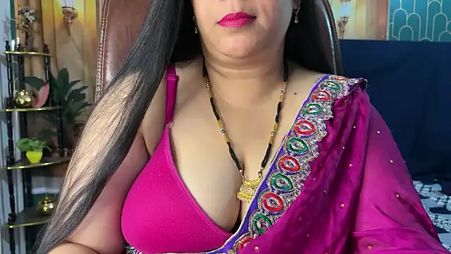 FlatVincy4 online show from April 18, 2026, 3:09 am