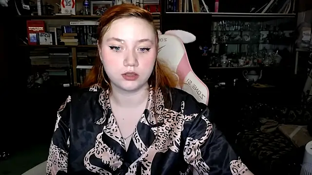 Bitchy Lily online show from October 9, 2025, 6:30 pm