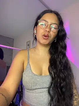 Rosita forever  online show from April 18, 2026, 1:24 pm