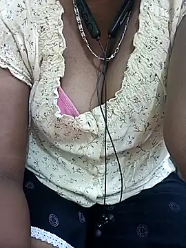 Snapshot of Tamilbigboobie chatting on March 5, 2025, 8:21 pm Tamilbigboobie online show from March 5, 2025, 8:21 pm
