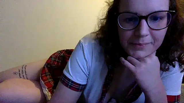 Snapshot of LolaGuess chatting on December 25, 2024, 9:00 pm LolaGuess online show from December 25, 2024, 9:00 pm