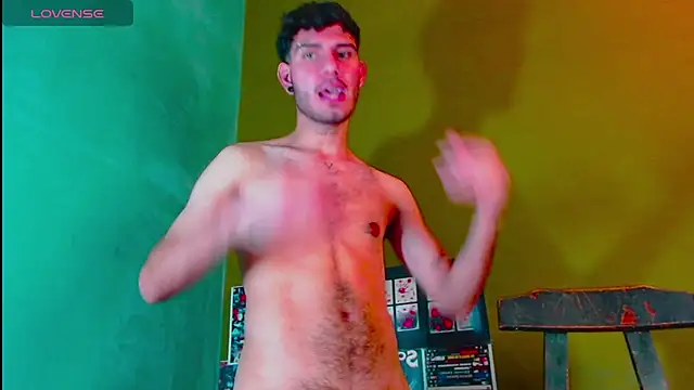 gato444  online show from January 10, 2025, 1:21 am